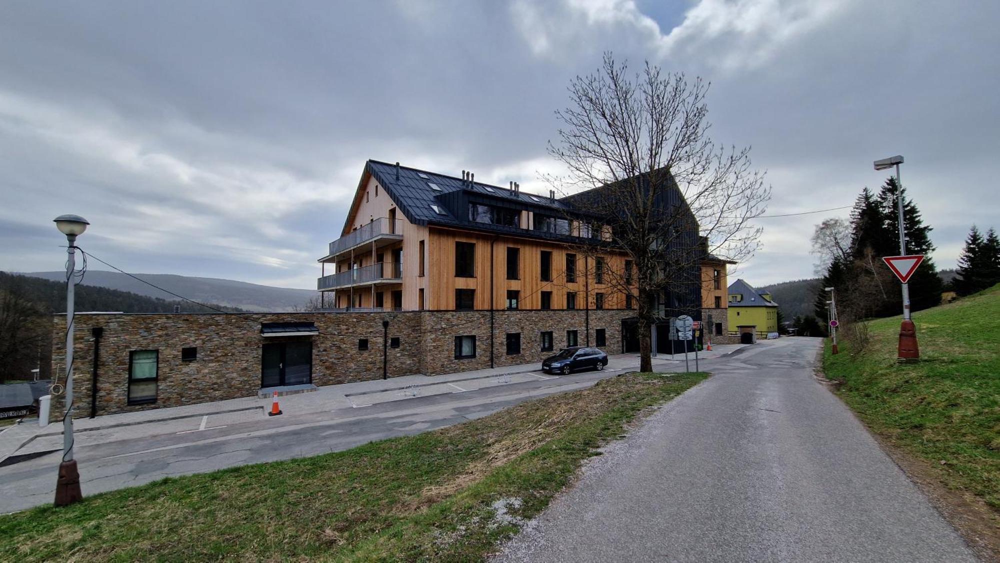 Ski&Bike Apartment Janske Lazne + Parking Екстер'єр фото